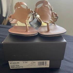 VINCE CAMUTO SANDALS
